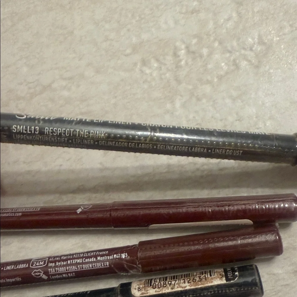 Assorted Eyeliner & Lip Liners - Multi Color Set